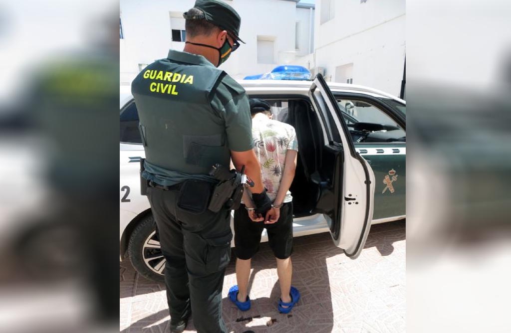 Las denuncias vecinales provocan una operacin policial contra el menudeo de drogas